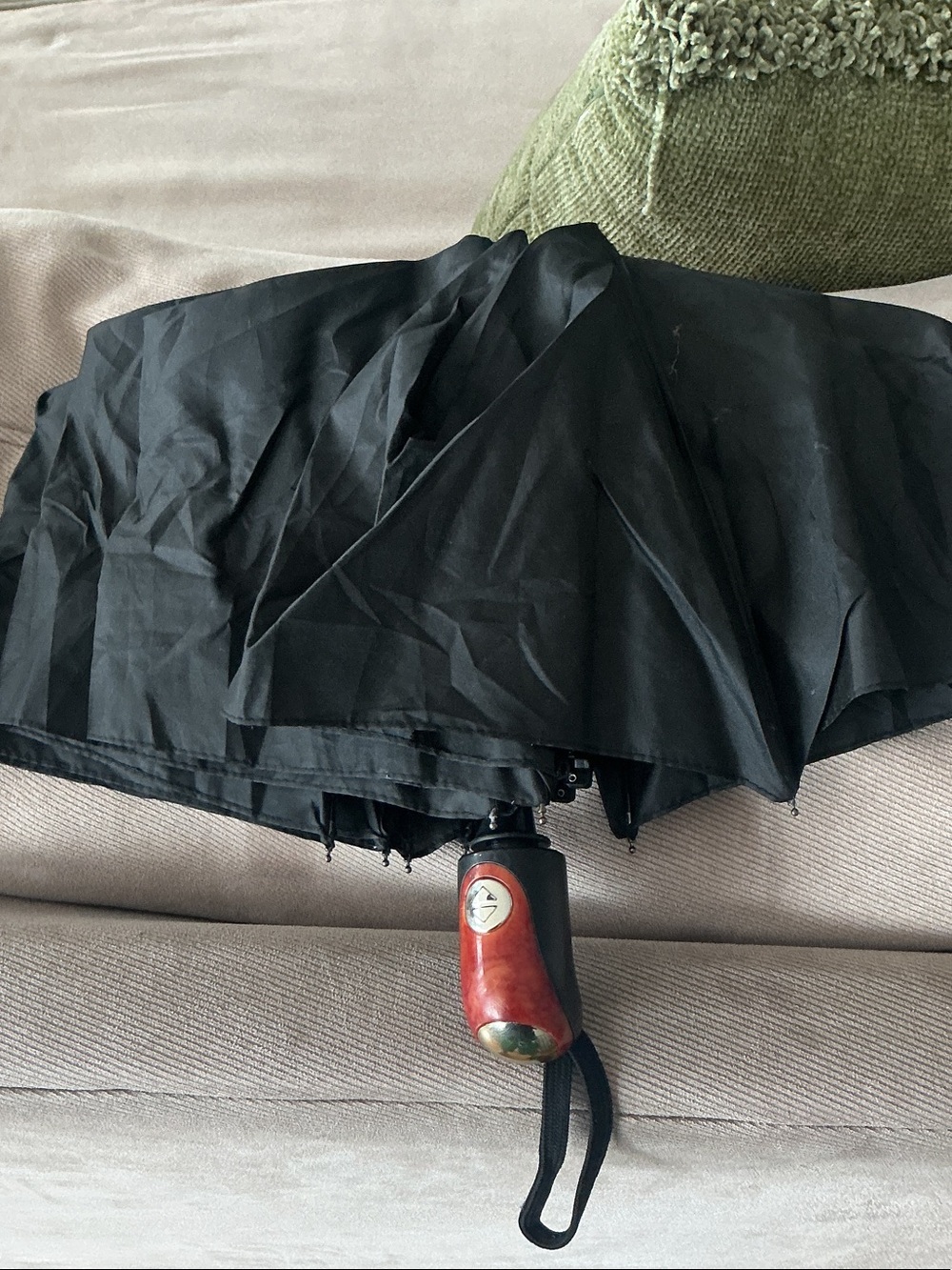 Compact Black Women's Umbrella with Wooden Handle